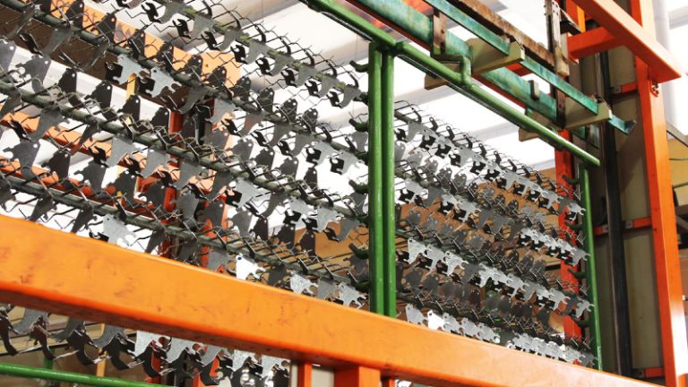 Zincagem em Suspensão para peças de ferro, aço e zamak